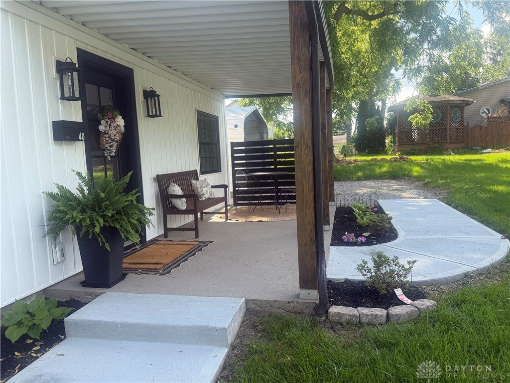 40 E 2nd Street
