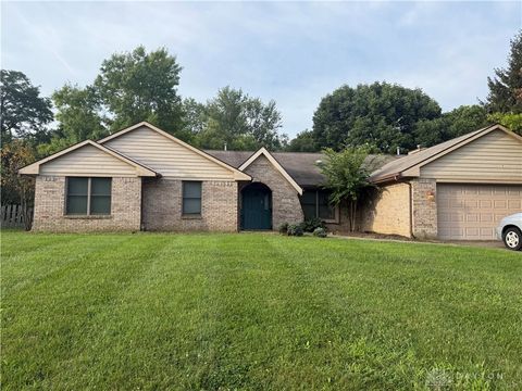 Photo of 3399 Mill Run Drive, Beavercreek, OH 45432 (MLS # 957085)