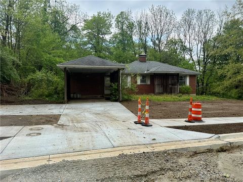Photo of 599 N Fairfield Road, Beavercreek, OH 45430 (MLS # 956672)