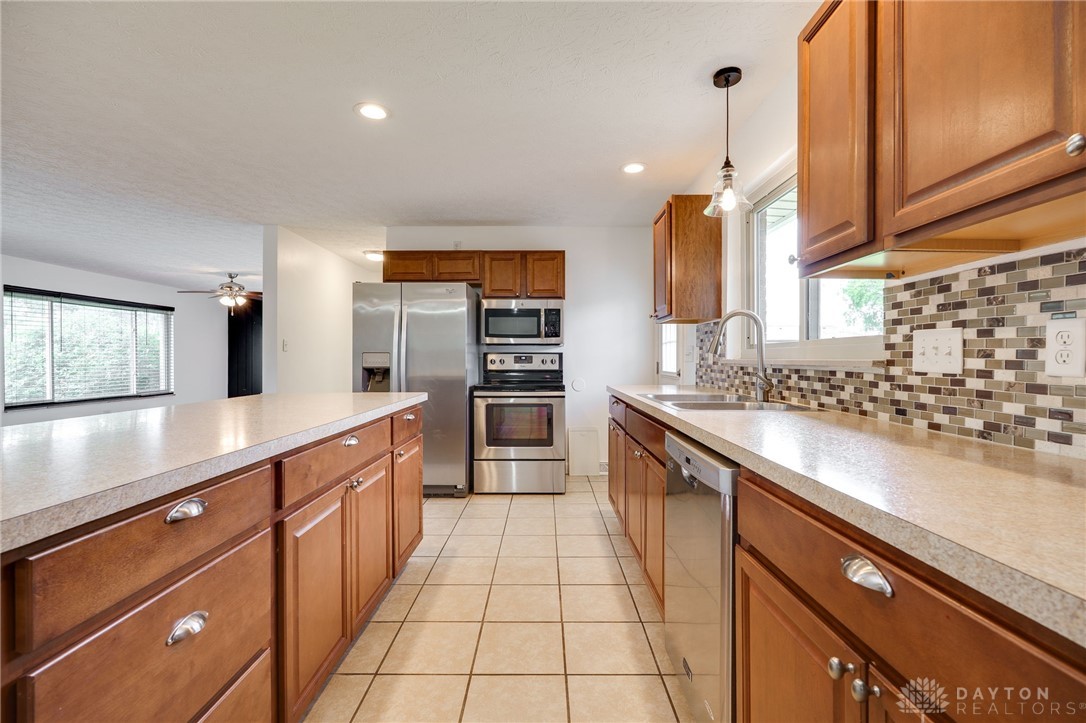 2875 Fernside Court, Dayton, Ohio image 13