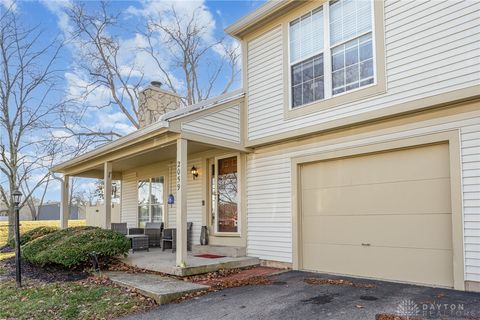 Photo of 2059 Foxknoll Drive, Dayton, OH 45458 (MLS # 949682)