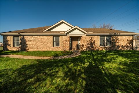 Photo of 1501 Rockleigh Road, Centerville, OH 45458 (MLS # 953953)