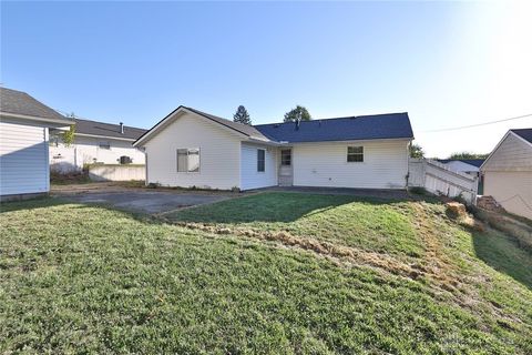 Tiny photo for 111 Moore Drive, Franklin, OH 45005 (MLS # 945441)