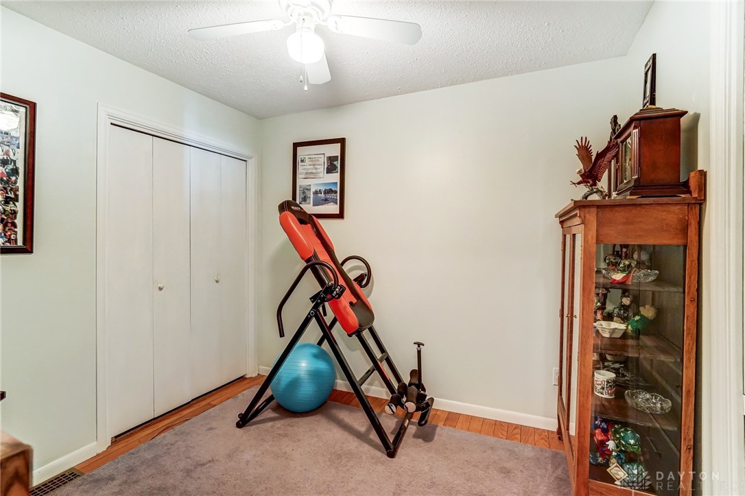 515 W Possum Road, Springfield, Ohio image 28