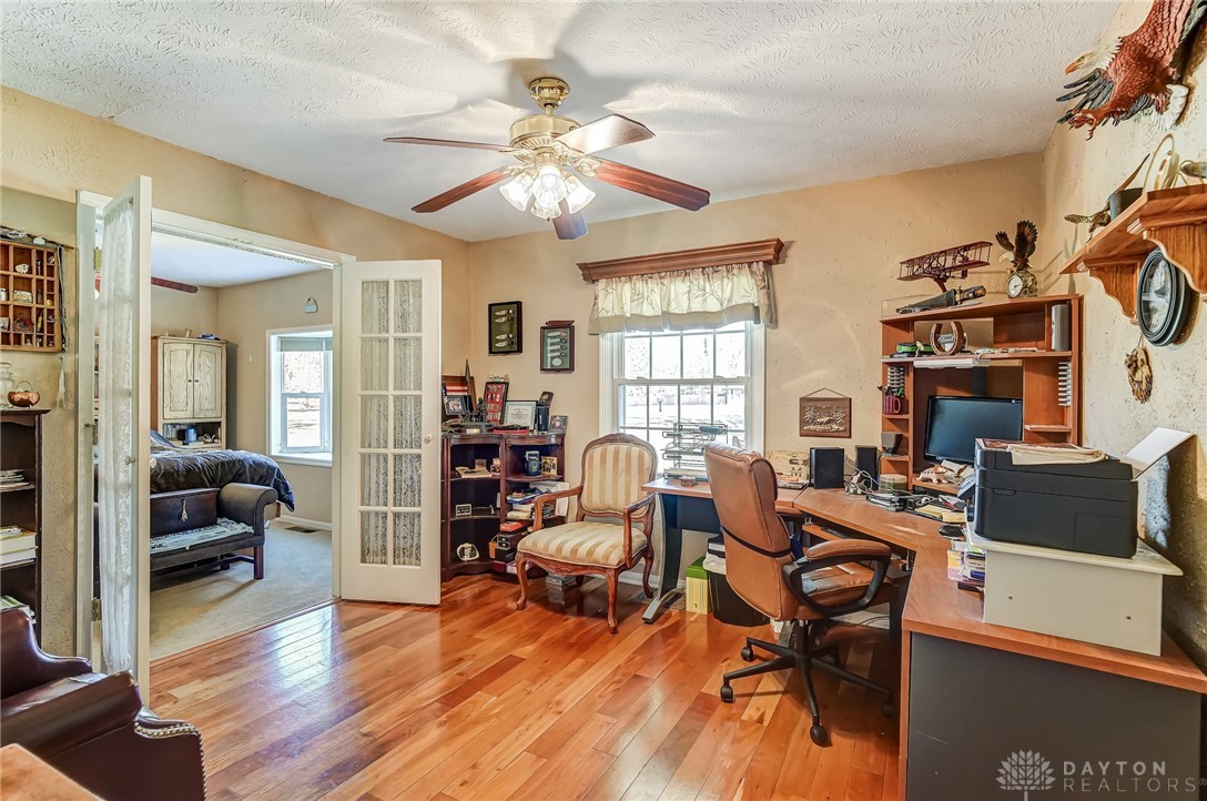 515 W Possum Road, Springfield, Ohio image 21