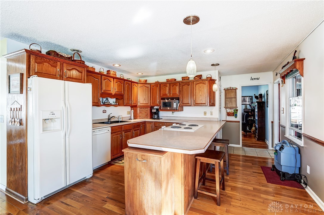 515 W Possum Road, Springfield, Ohio image 9