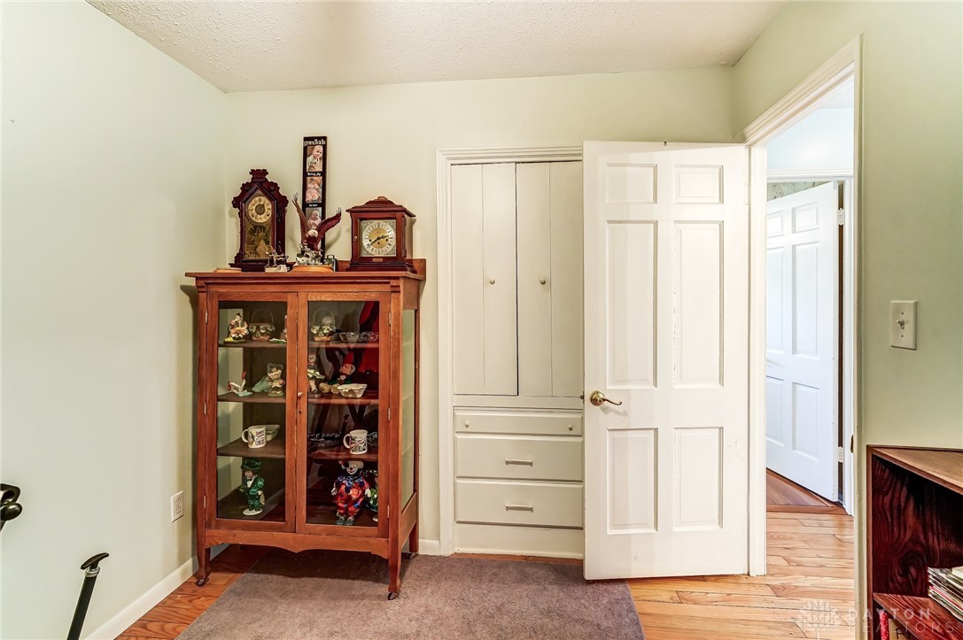 515 W Possum Road, Springfield, Ohio image 29