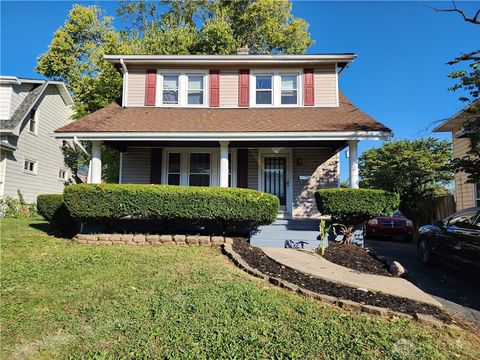 Photo of 17 E Shadyside Drive, Dayton, OH 45405 (MLS # 944201)