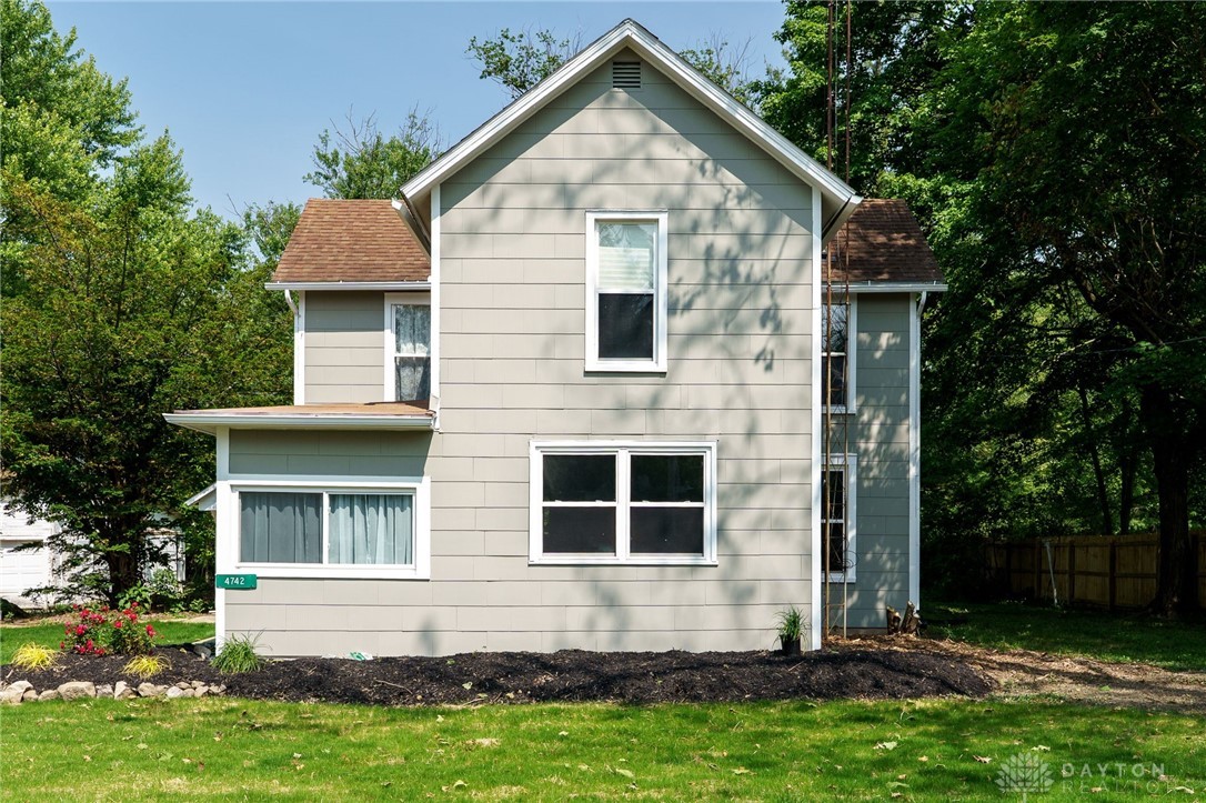 4742 Peacock Road, Springfield, Ohio image 3