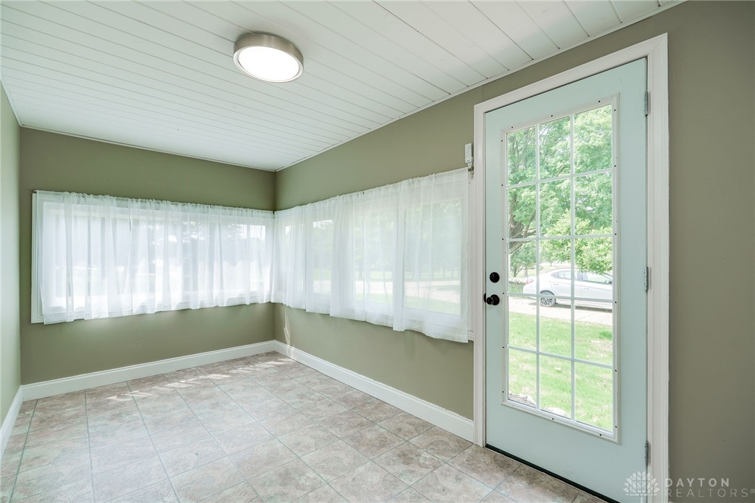 4742 Peacock Road, Springfield, Ohio image 7