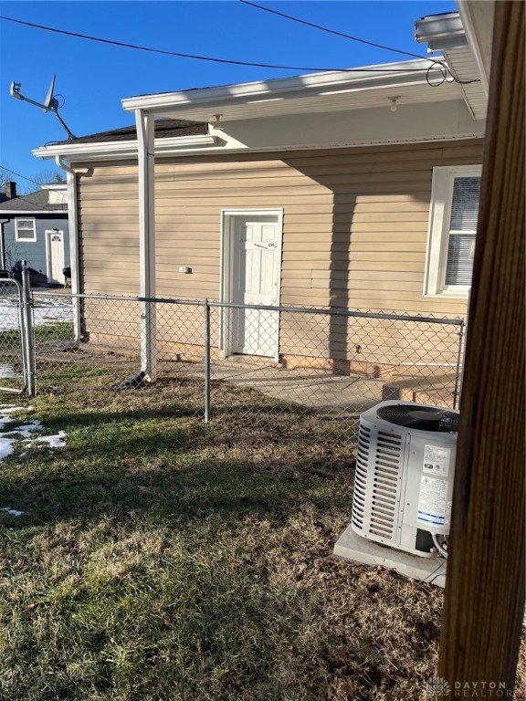 214 W Dayton Drive, Fairborn, Ohio image 16