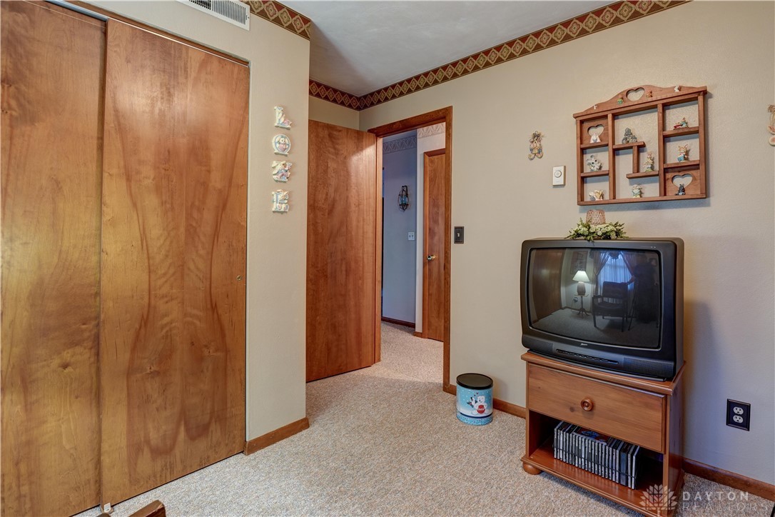 1142 Howard Drive, Greenville, Ohio image 25