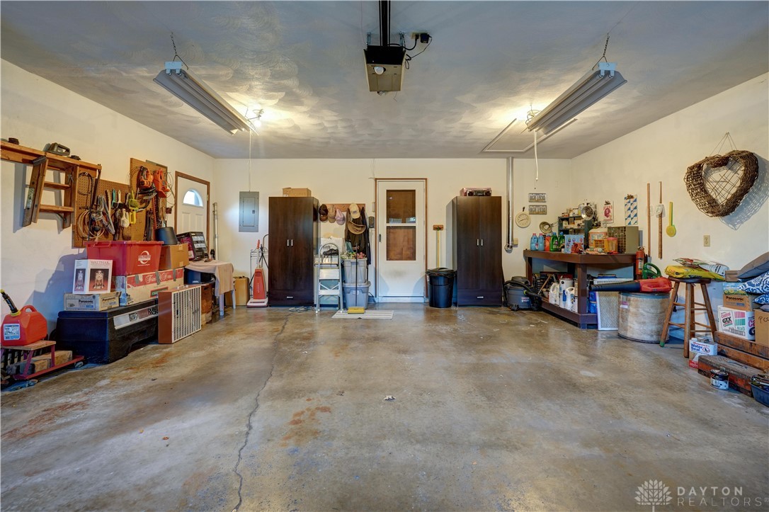 1142 Howard Drive, Greenville, Ohio image 31