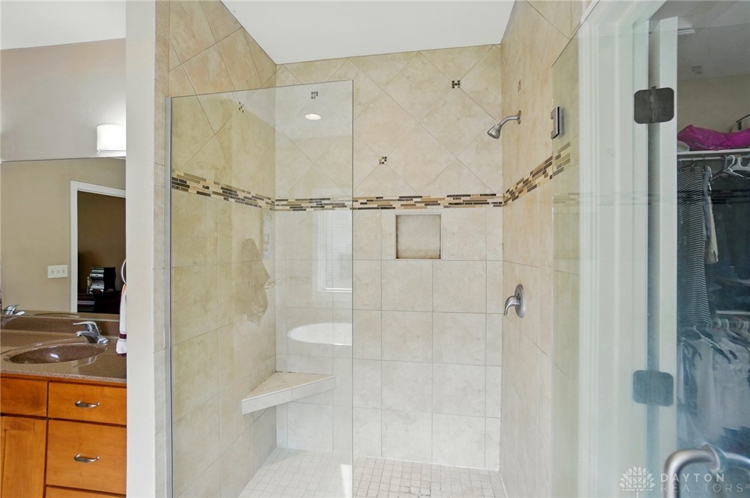 2611 Patrick Henry Drive, Beavercreek, Ohio image 24