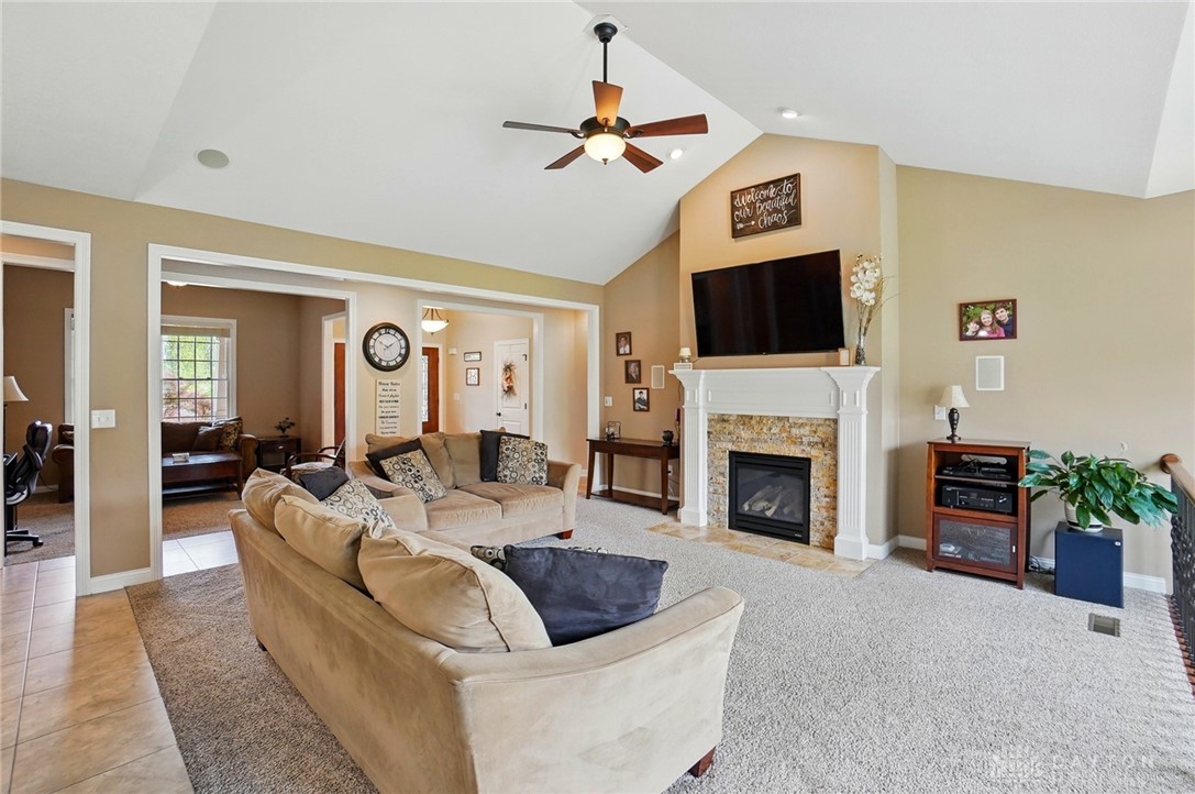 2611 Patrick Henry Drive, Beavercreek, Ohio image 8