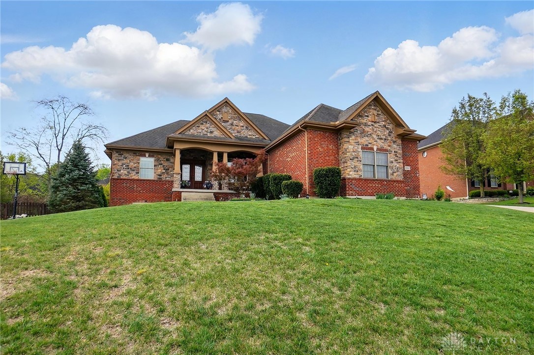 2611 Patrick Henry Drive, Beavercreek, Ohio image 2