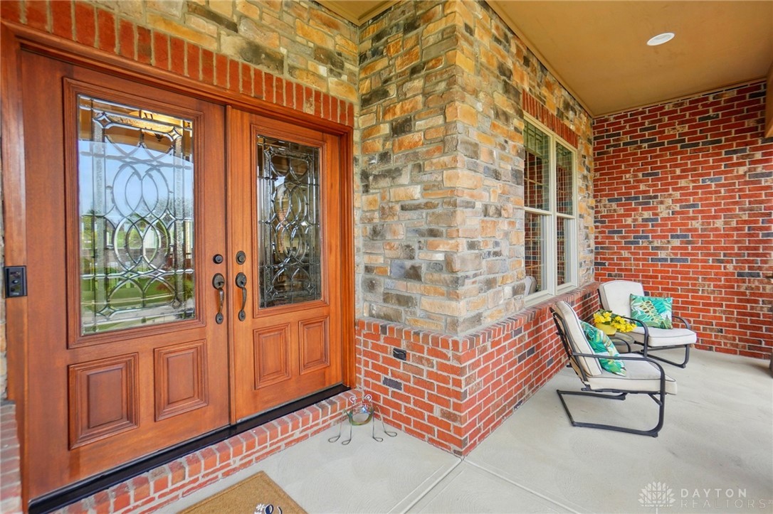 2611 Patrick Henry Drive, Beavercreek, Ohio image 5