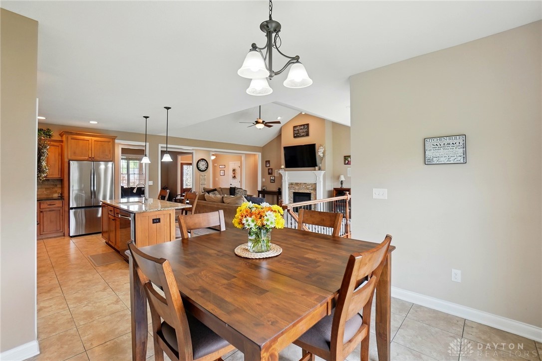2611 Patrick Henry Drive, Beavercreek, Ohio image 17