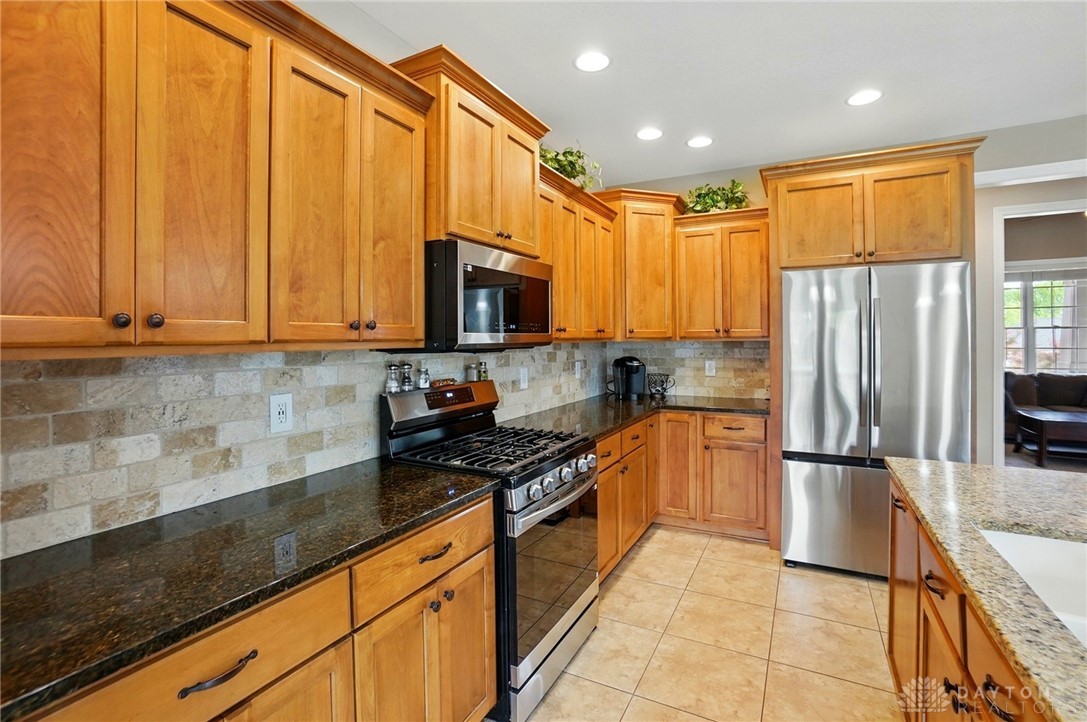2611 Patrick Henry Drive, Beavercreek, Ohio image 12