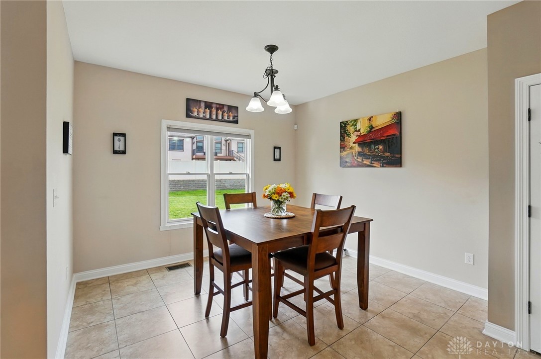 2611 Patrick Henry Drive, Beavercreek, Ohio image 16