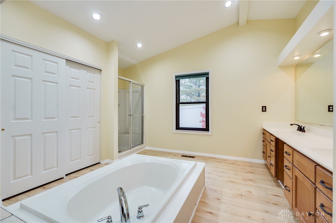 Huber Heights, Ohio 45424, United States, 3 Bedrooms Bedrooms, ,2 BathroomsBathrooms,Residential,Active,245644