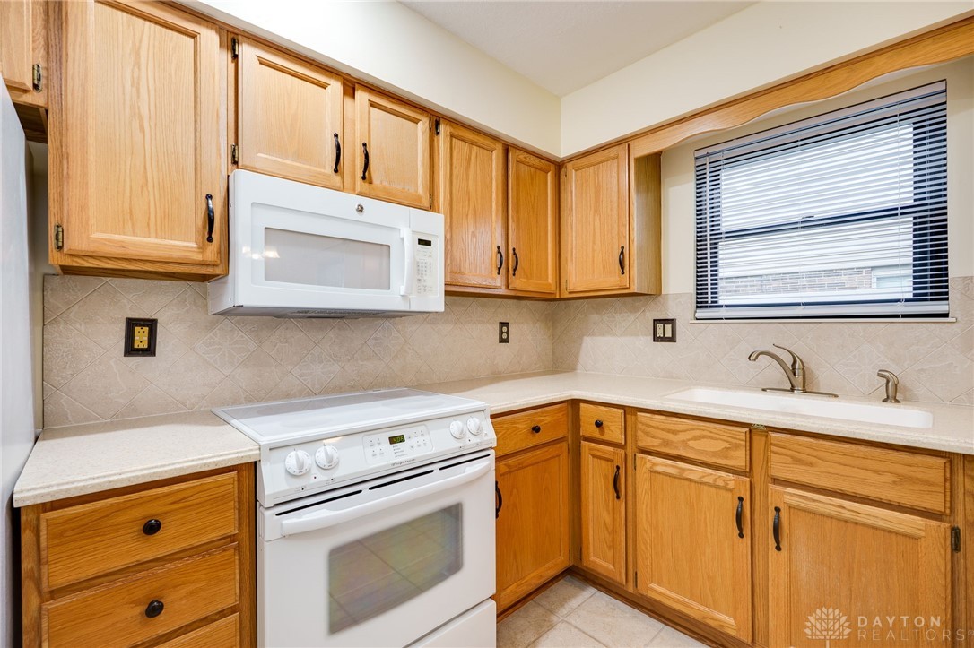 Huber Heights, Ohio 45424, United States, 3 Bedrooms Bedrooms, ,2 BathroomsBathrooms,Residential,Active,245644