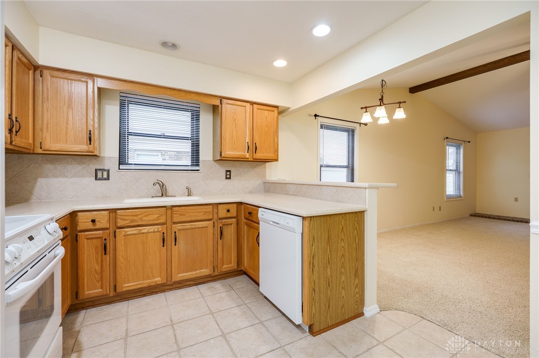 Huber Heights, Ohio 45424, United States, 3 Bedrooms Bedrooms, ,2 BathroomsBathrooms,Residential,Active,245644