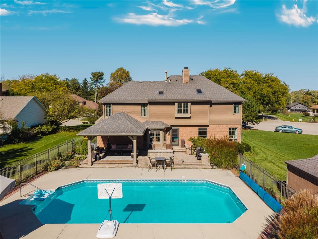 2066 Canterbury Court