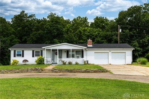 Photo of 6250 Howe Road, Middletown, OH 45042 (MLS # 939611)