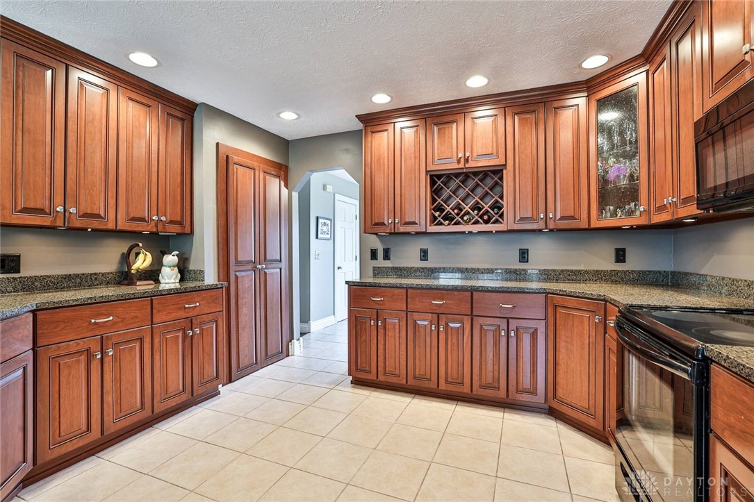 835 Stone Ridge Place, Tipp City, Ohio image 16