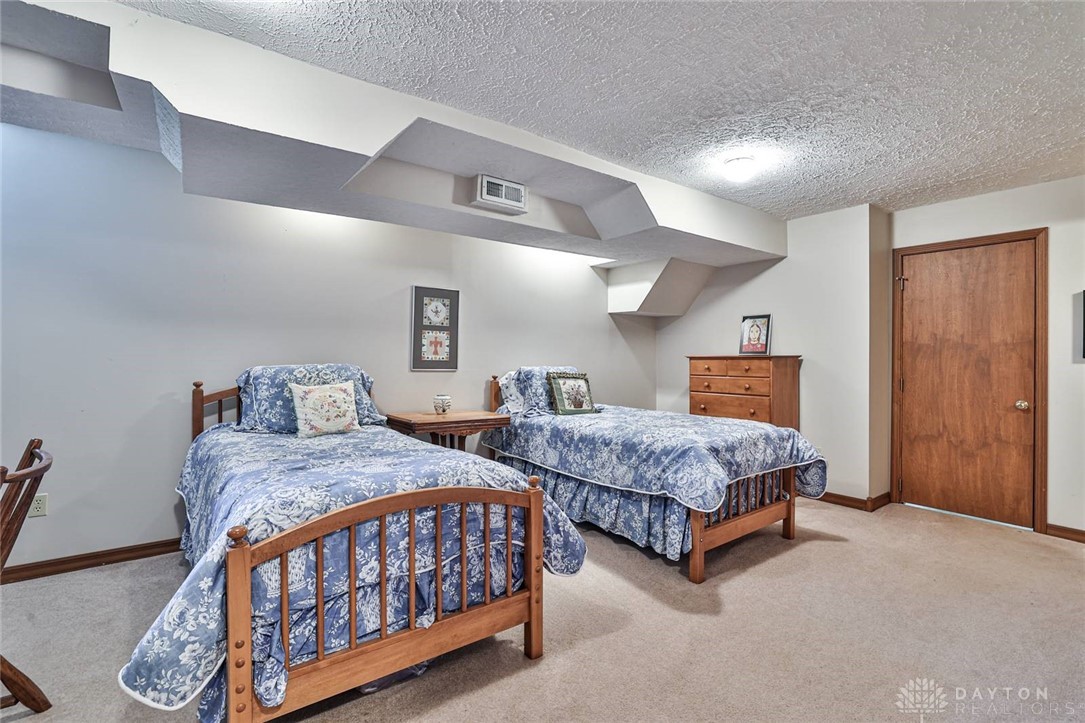 835 Stone Ridge Place, Tipp City, Ohio image 33