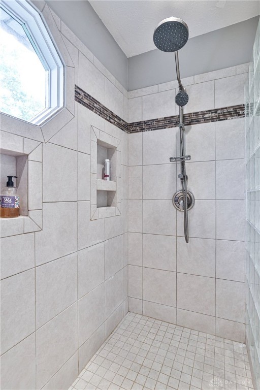 835 Stone Ridge Place, Tipp City, Ohio image 28