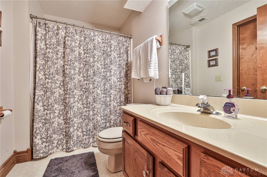 835 Stone Ridge Place, Tipp City, Ohio image 41
