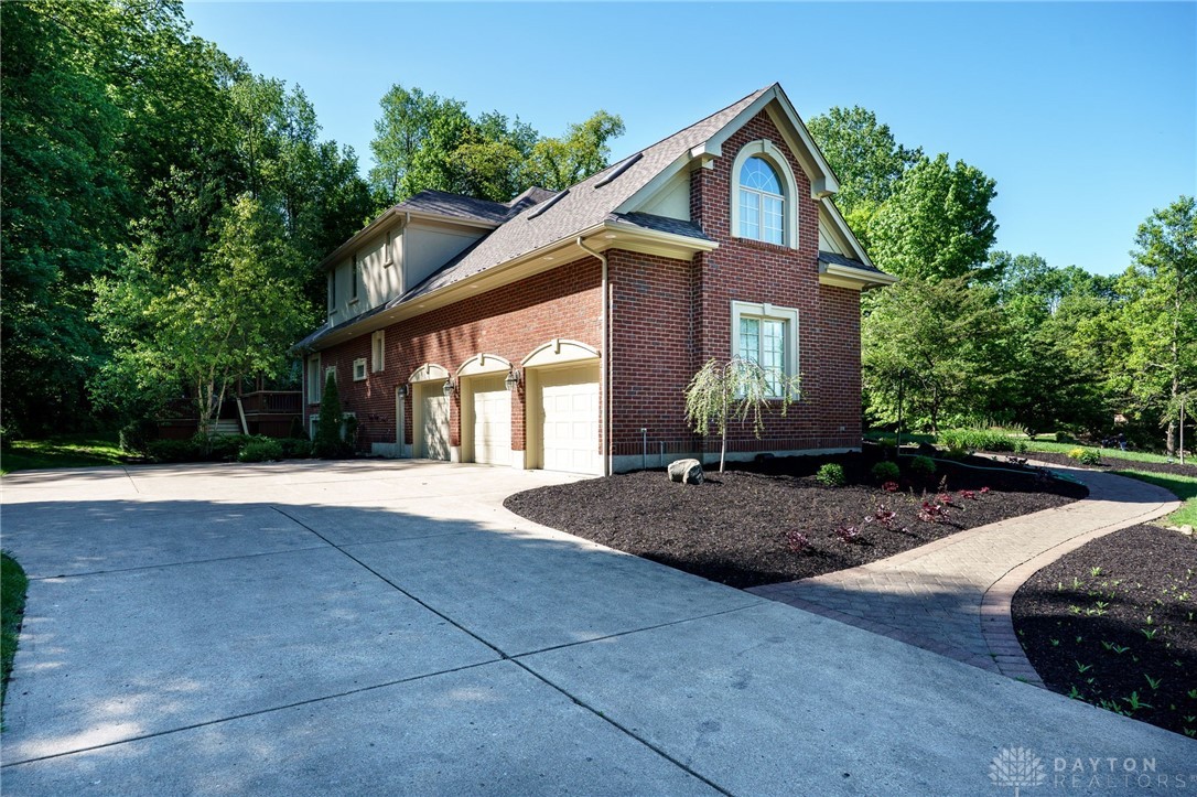 1538 Country Wood Drive, Dayton, Ohio image 5