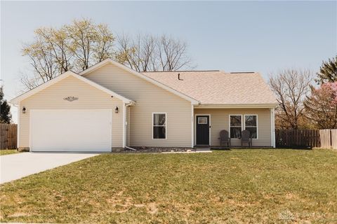 Photo of 1121 Sheffield Boulevard, London, OH 43140 (MLS # 956548)