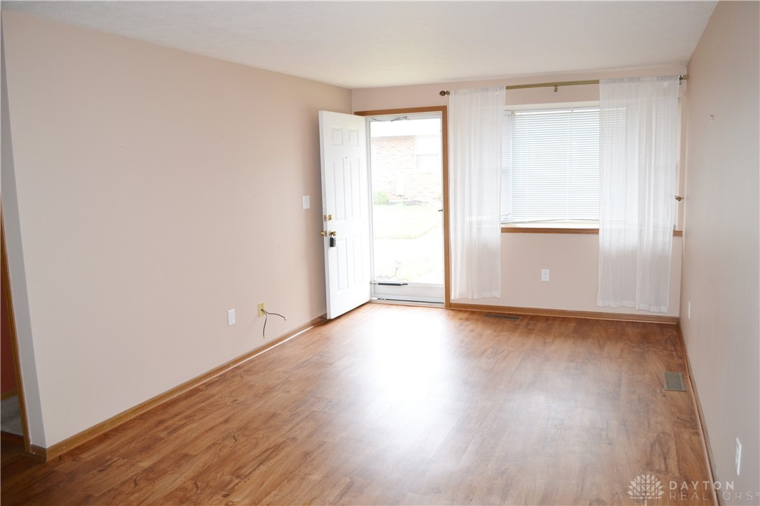4530 E Ridgewood Road, Springfield, Ohio image 4
