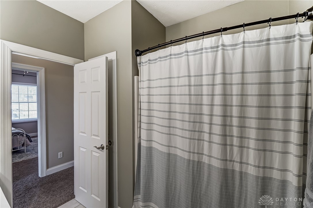 3040 Windy Ridge Drive, Springfield, Ohio image 32
