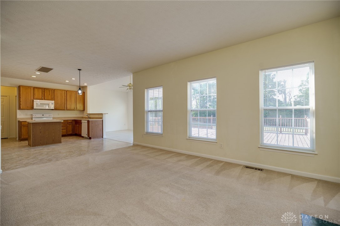 Beavercreek, Ohio 45431, United States, 4 Bedrooms Bedrooms, ,3 BathroomsBathrooms,Residential,Pending,210153