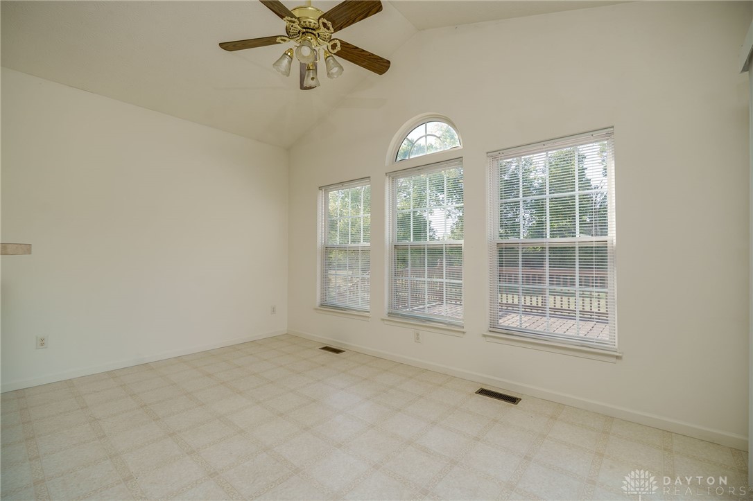 Beavercreek, Ohio 45431, United States, 4 Bedrooms Bedrooms, ,3 BathroomsBathrooms,Residential,Pending,210153