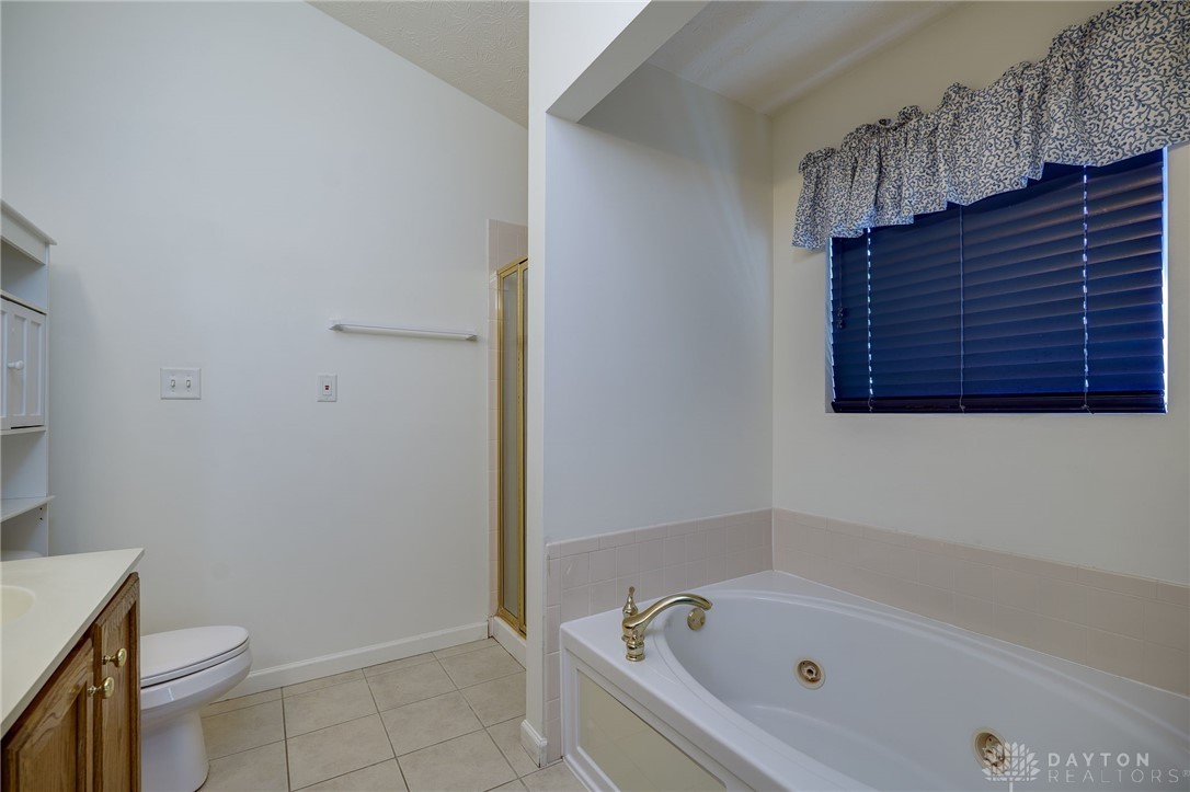 Beavercreek, Ohio 45431, United States, 4 Bedrooms Bedrooms, ,3 BathroomsBathrooms,Residential,Pending,210153