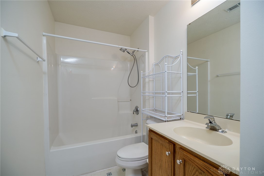 Beavercreek, Ohio 45431, United States, 4 Bedrooms Bedrooms, ,3 BathroomsBathrooms,Residential,Pending,210153