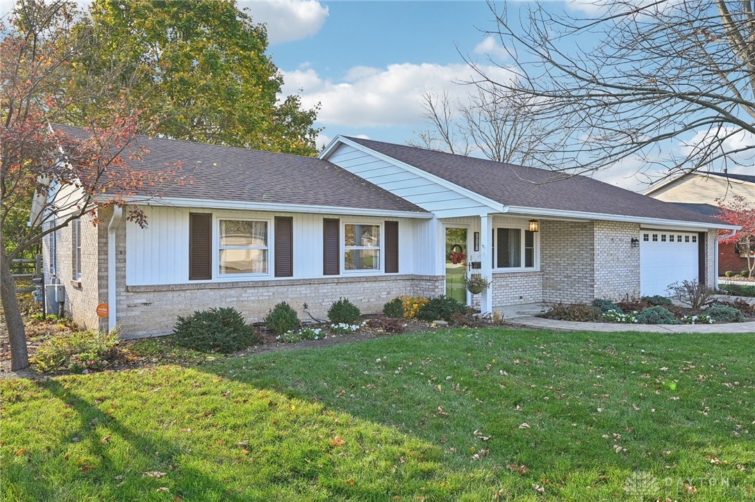 906 Catalpa Circle, Troy, Ohio image 3