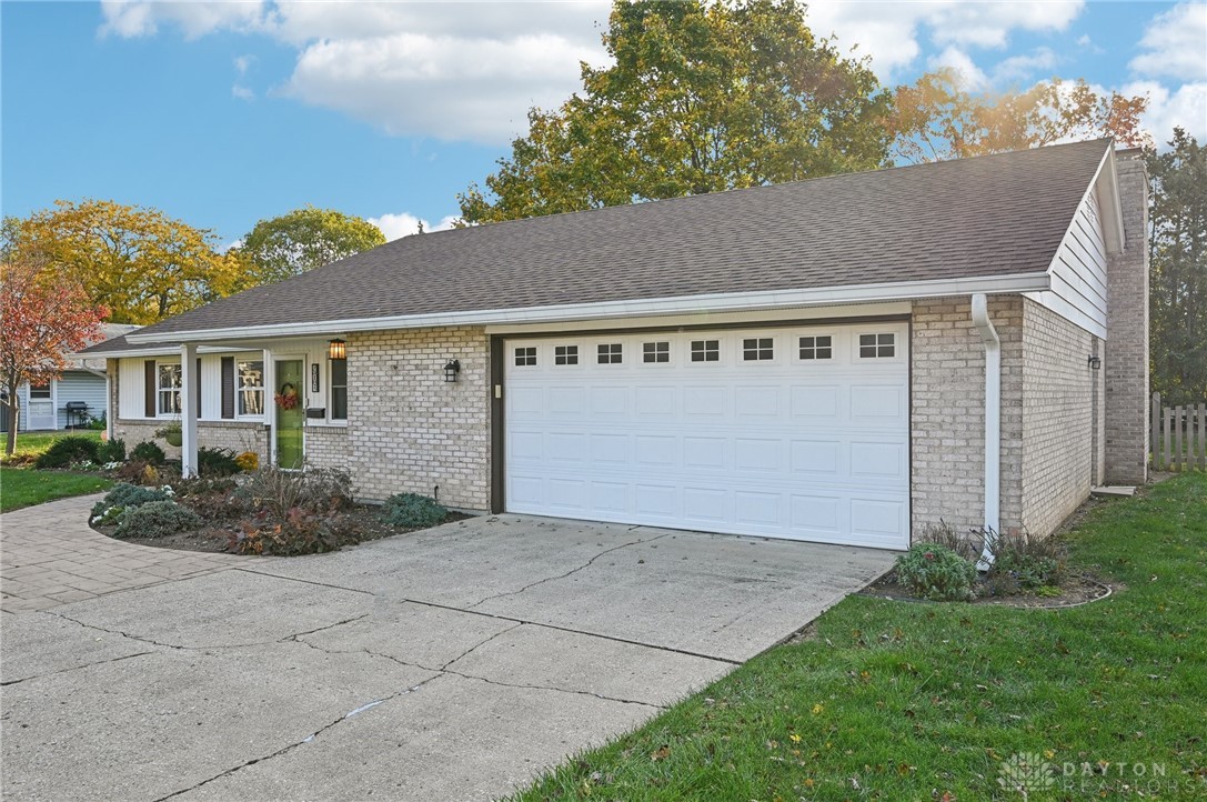 906 Catalpa Circle, Troy, Ohio image 4