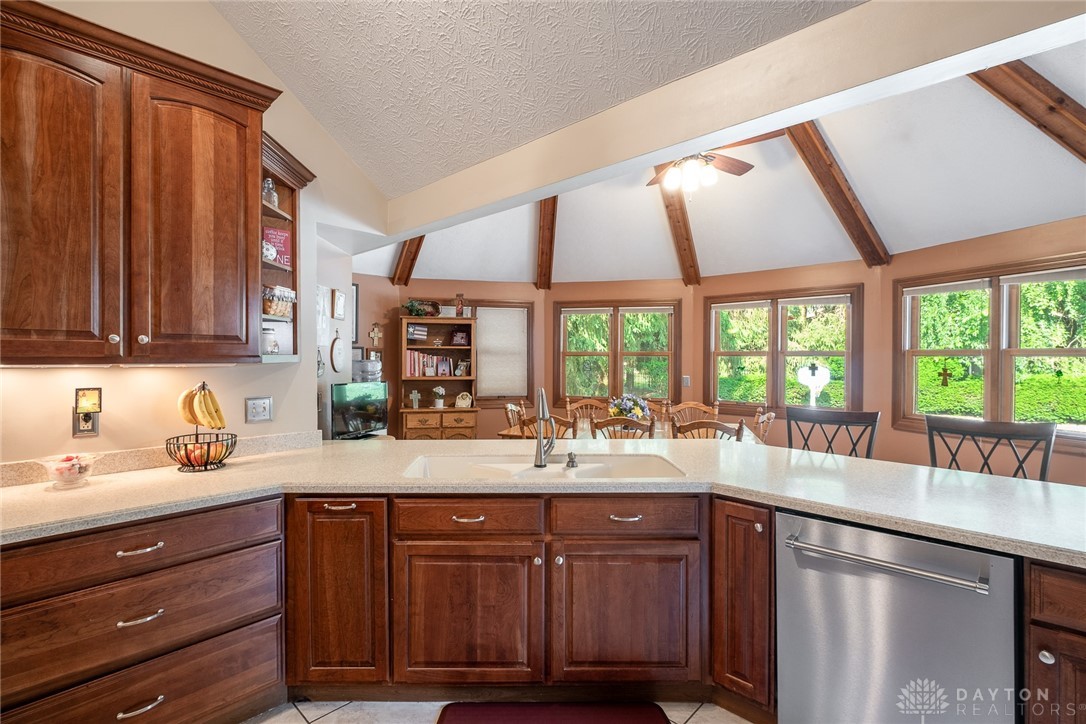 239 Catalpa Court, Beavercreek, Ohio image 19