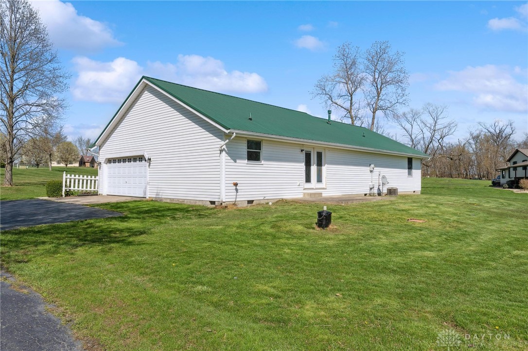 569 Leslie Drive, Wilmington, Ohio image 6