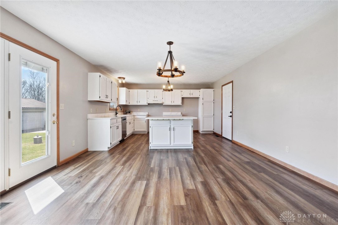 569 Leslie Drive, Wilmington, Ohio image 19