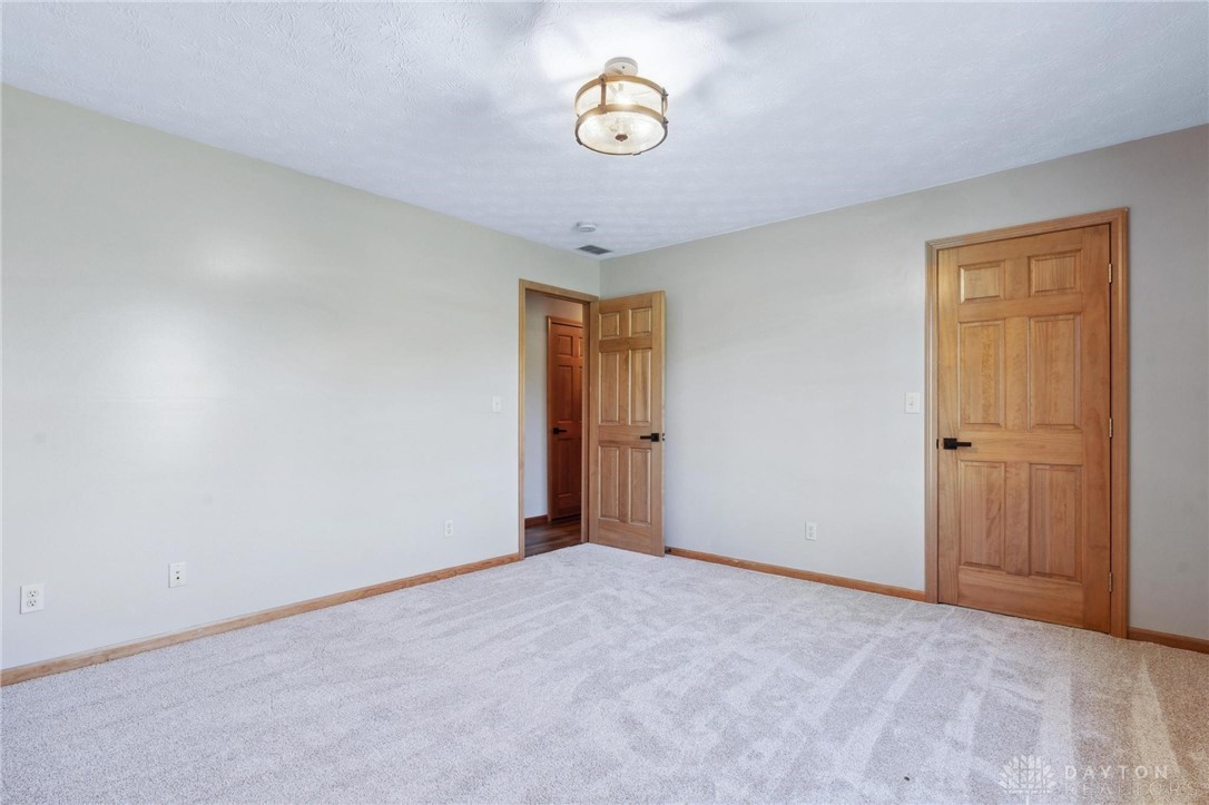 569 Leslie Drive, Wilmington, Ohio image 29
