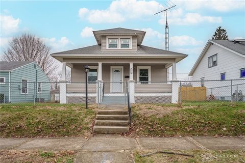Photo of 1519 Edgewood Avenue, Springfield, OH 45503 (MLS # 949696)