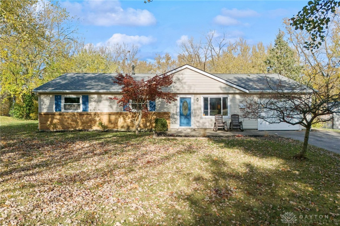 2801 Rockledge Trail, Beavercreek, Ohio image 2