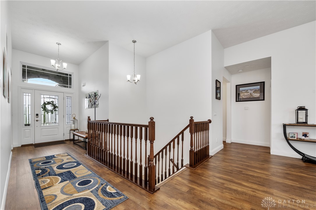 1691 Sunset Creek Court, Bellbrook, Ohio image 3